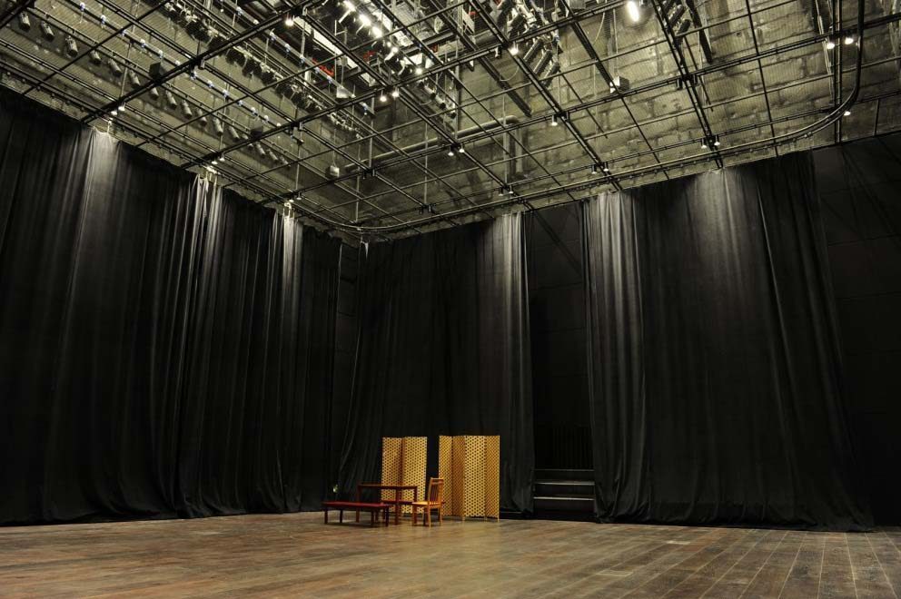 Black Box Theatre, Multaqa